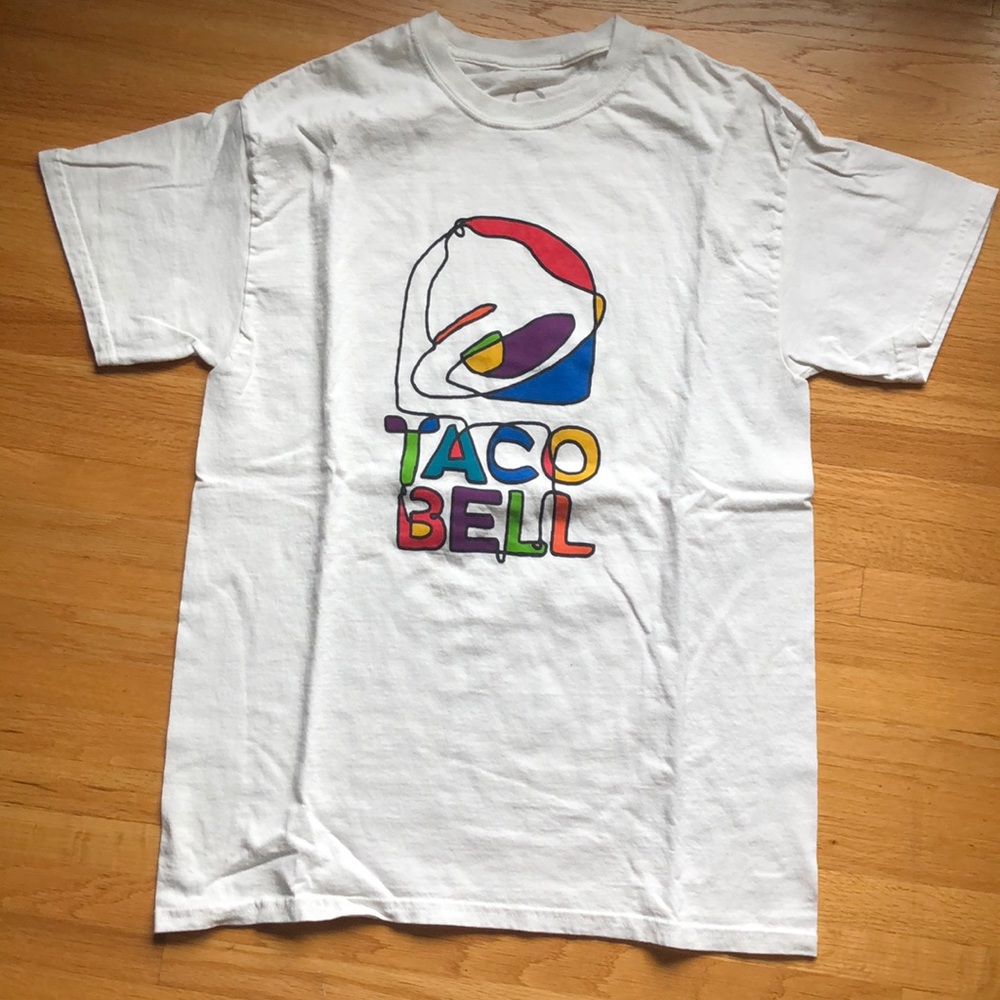 Taco Bell Urban Outfitters shirt size medium.